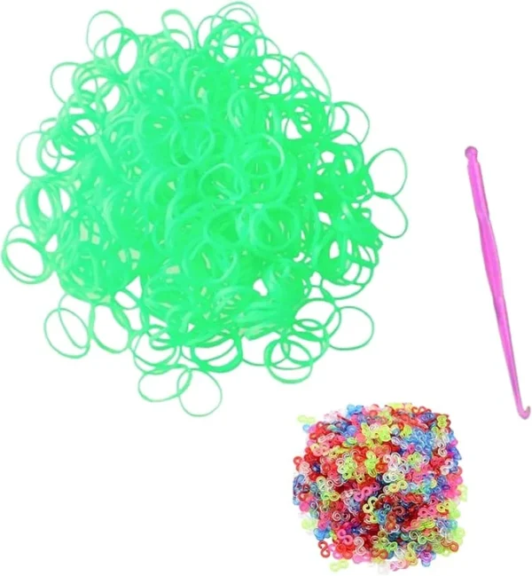 600+ Green Loom Bands with S Clips